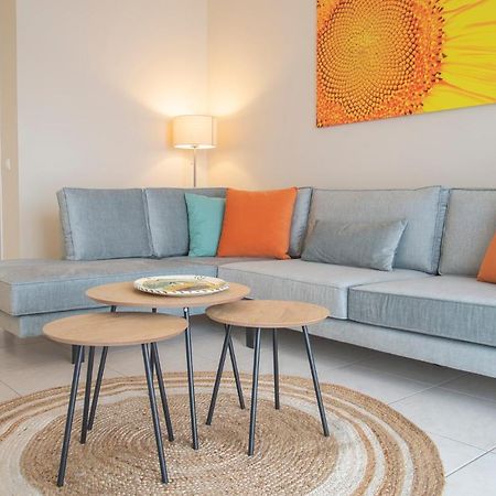 Helios: Charming Beach Home Next To Crystal Waters Неа-Макри Экстерьер фото
