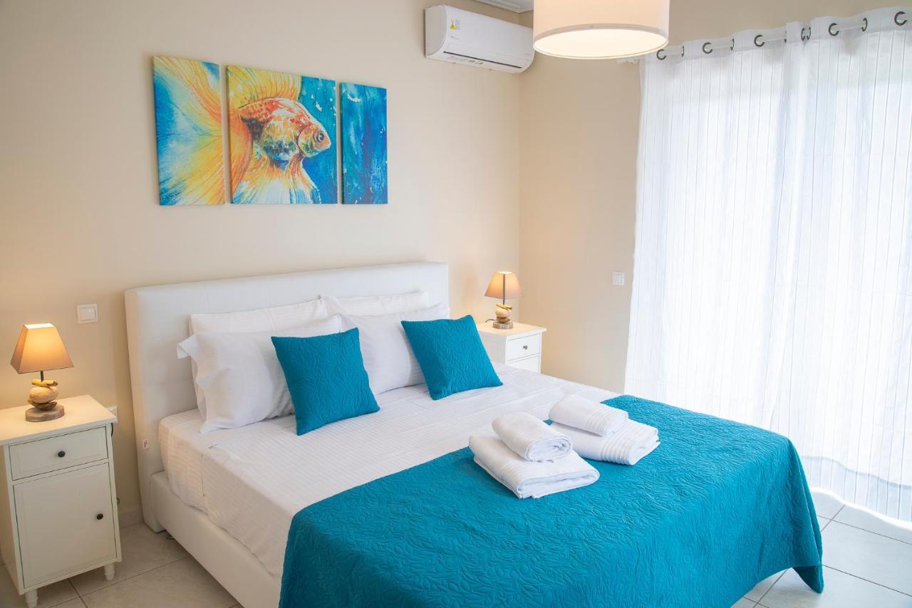Helios: Charming Beach Home Next To Crystal Waters Неа-Макри Экстерьер фото