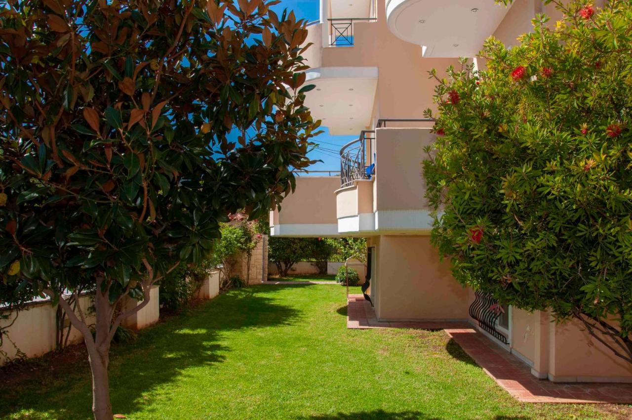 Helios: Charming Beach Home Next To Crystal Waters Неа-Макри Экстерьер фото