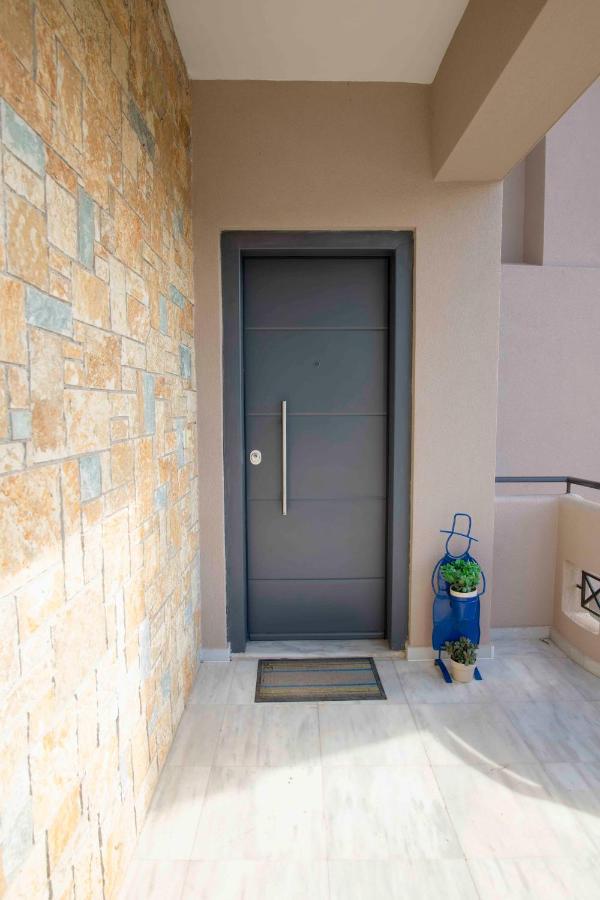 Helios: Charming Beach Home Next To Crystal Waters Неа-Макри Экстерьер фото
