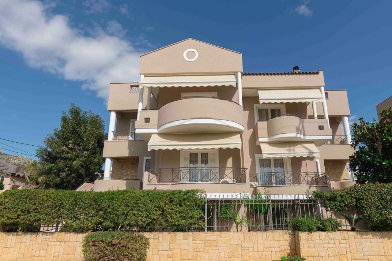 Helios: Charming Beach Home Next To Crystal Waters Неа-Макри Экстерьер фото