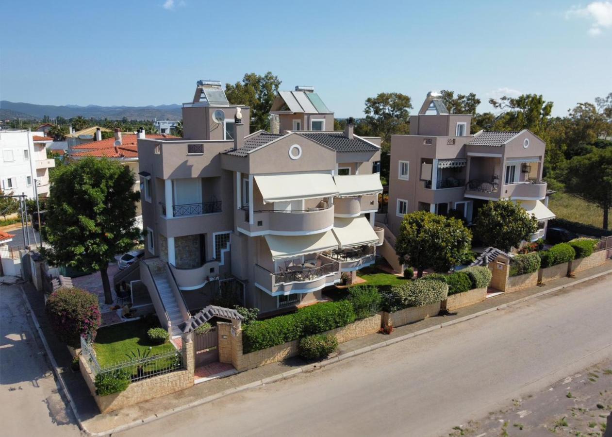 Helios: Charming Beach Home Next To Crystal Waters Неа-Макри Экстерьер фото